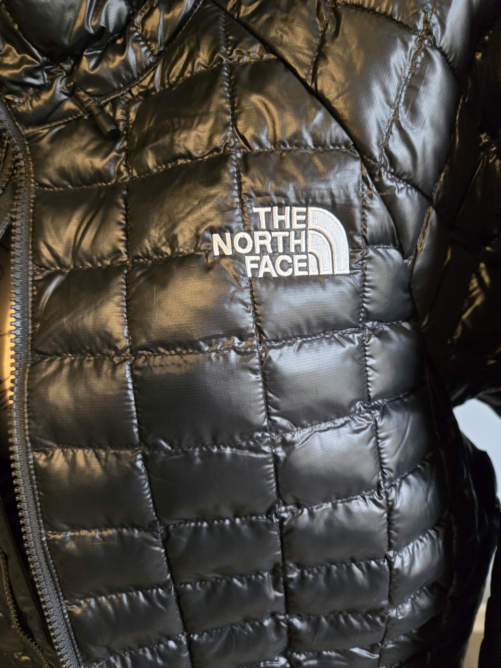 The North Face Black Quilted Hooded Puffer Jacket - Picture 2 of 5